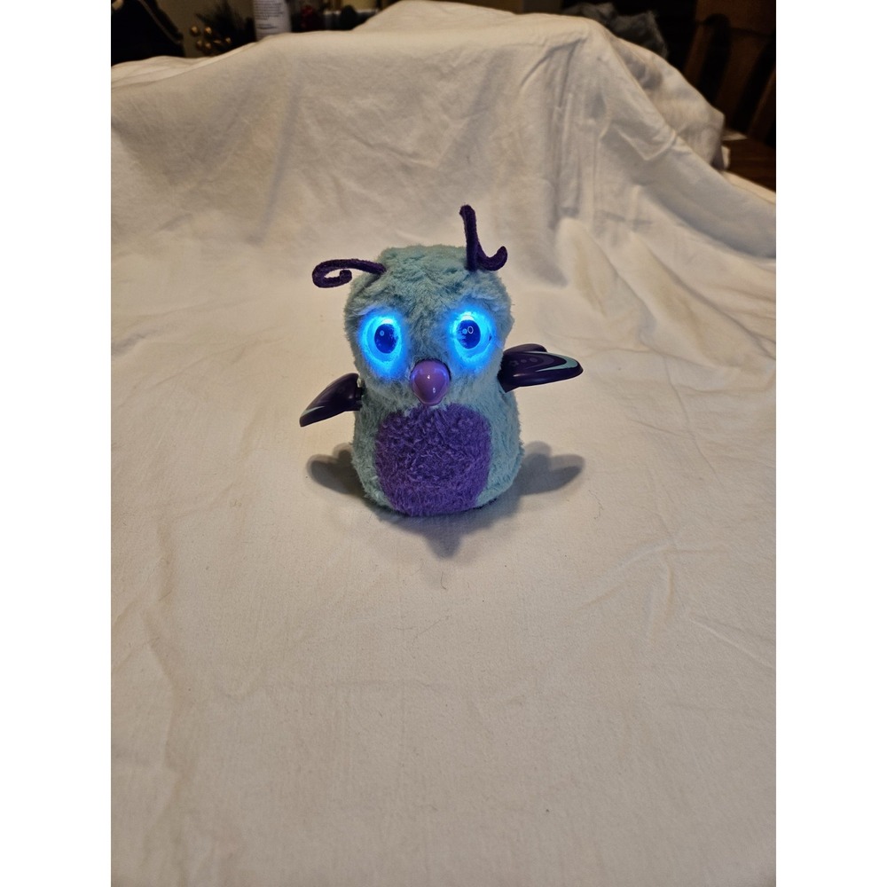 Hatchimals Spin Master Burtle Purple Blue Lights And Walks! Makes‎ Noises! Wings
